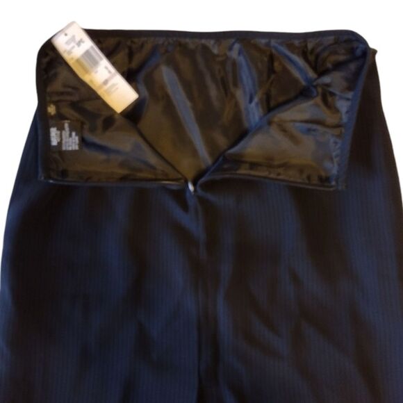 Kasper navy blue pinstripe knee length silky satin lined skirt women's size 6P - Picture 3 of 9